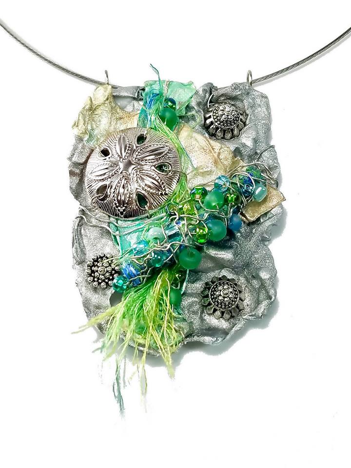 Organic necklace inspired from kelp on the beach